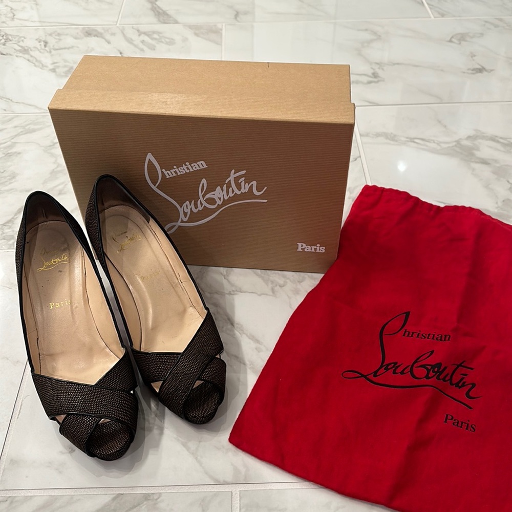 Gorgeous Peep Toe Louboutins!